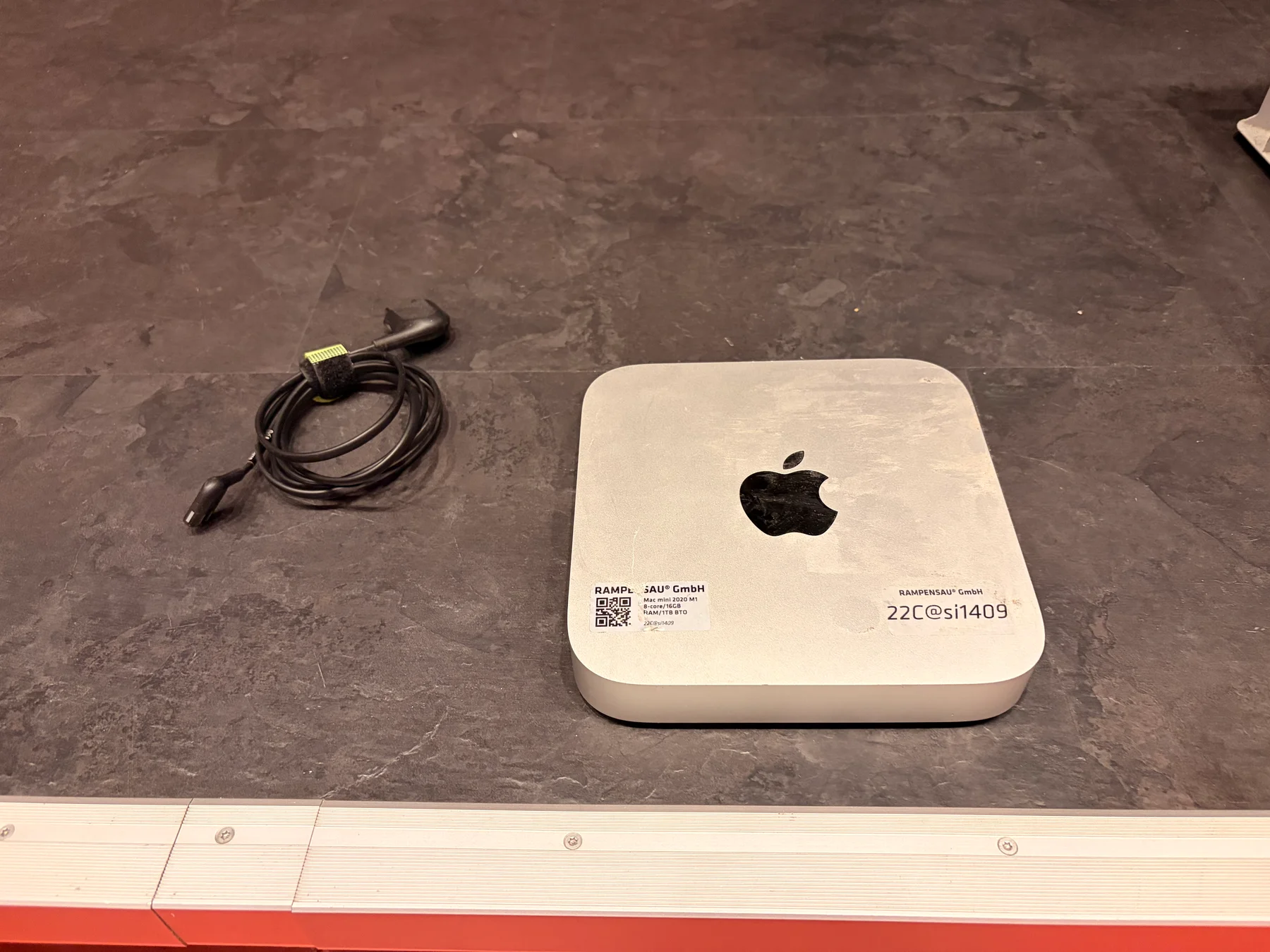 Apple Mac mini M1 · 16 GB RAM · 1 TB SSD